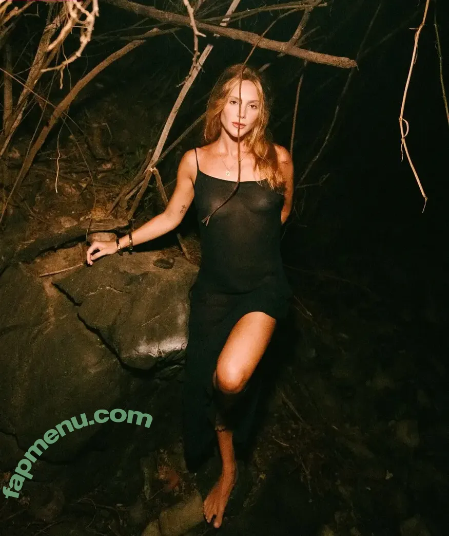 Yana Sardenberg nude photo #0029 (yanasardenberg)