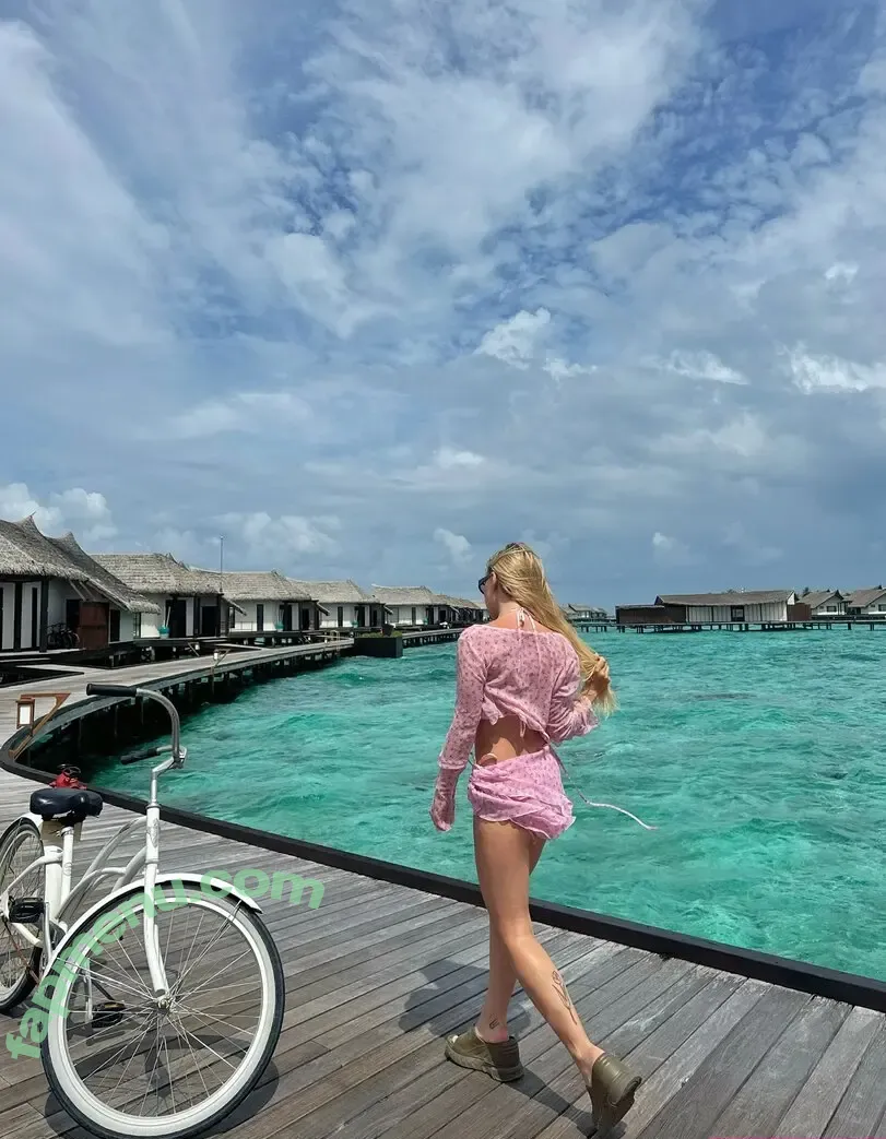 yana_zenina nude photo #0017 (yana_zenina_)