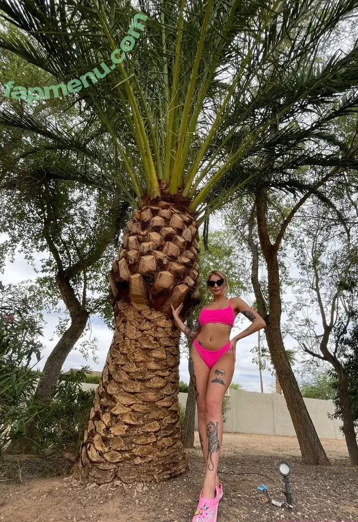 yaniverse nude photo #0020 (yaniverse___)