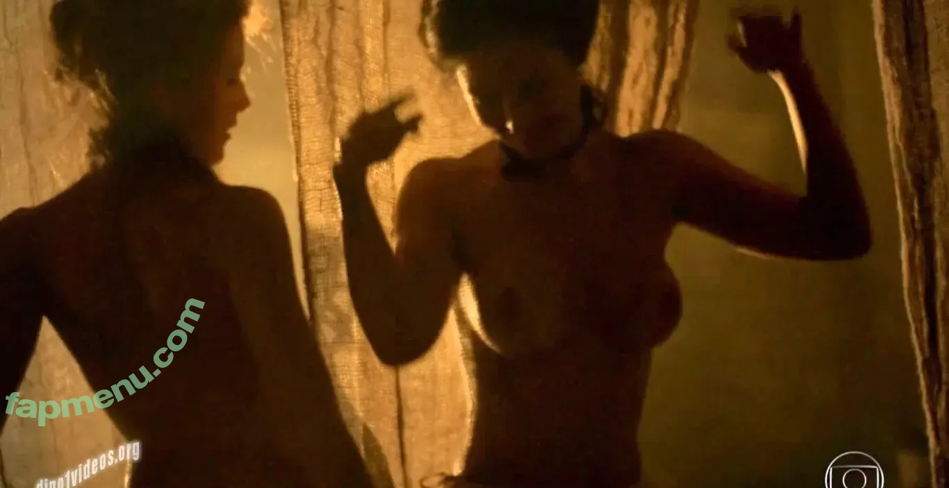 Yanna Lavigne nude photo #0021 (yannalavigne)