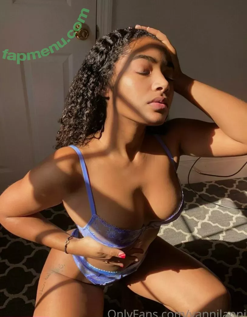 Yannilanni nude photo #0017 (Ayannaalissa / _aya.mm)