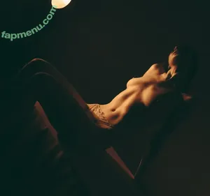  nude photo #0002