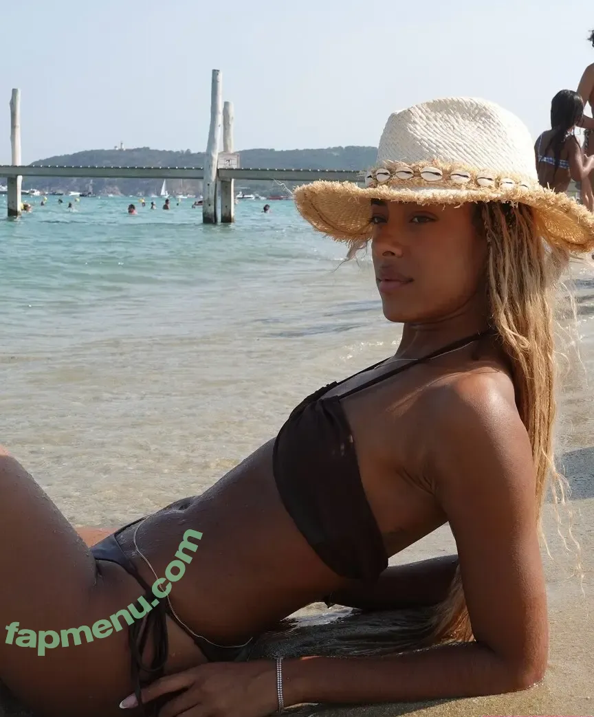 Yara Charry nude photo #0033 (only_charry / yaracharry)