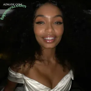 Yara Shahidi / yarashahidi nude photo #0029