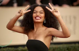 Yara Shahidi / yarashahidi nude photo #0032