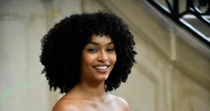 Yara Shahidi / yarashahidi nude photo #0045