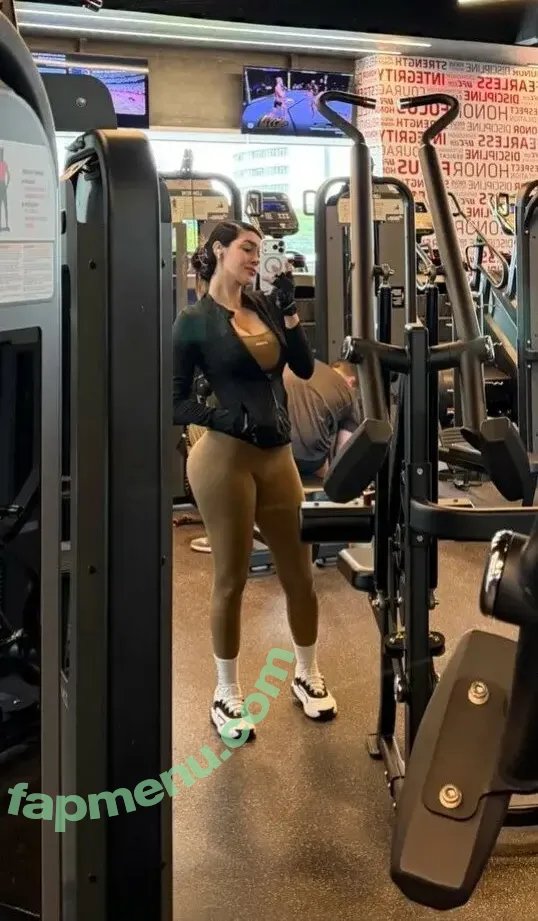 Yasi Alba nude photo #0017 (yasialba)