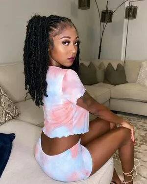 yasmeanmonique / yasmeanmoniquee nude photo #0043