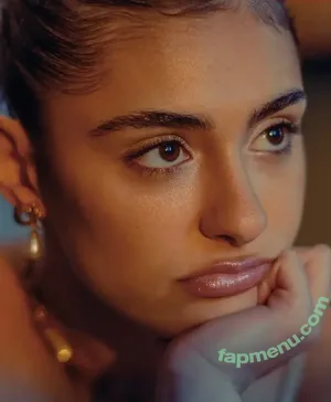 Yasmeen Fletcher / yasmeenfletcher nude photo #0173