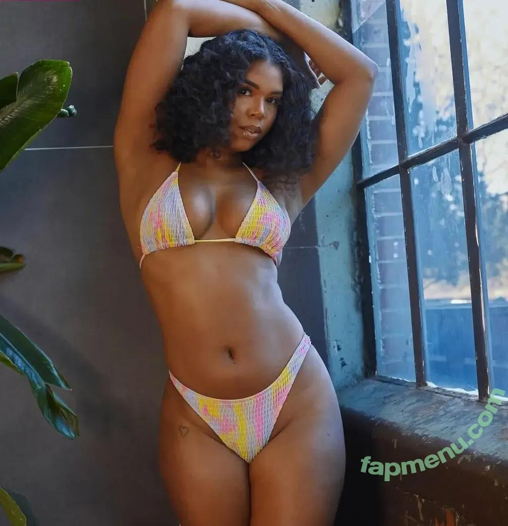 Yasmeen Kearra nude photo #0022 (yaskearra / yasmeen.kearra)