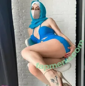 Yasmin_habibi / hijabibella / yasminhbb nude photo #0006