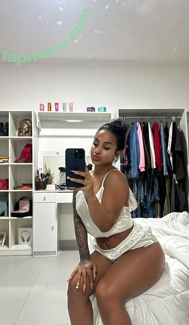 Yasmin Soares nude photo #0006 (Yasmin Soares)