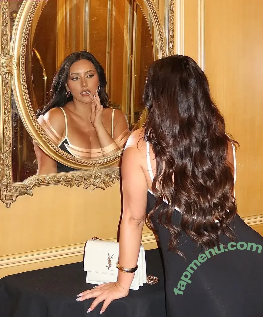 Yasmine MInovski nude photo #0187 (yasmine_minovski)