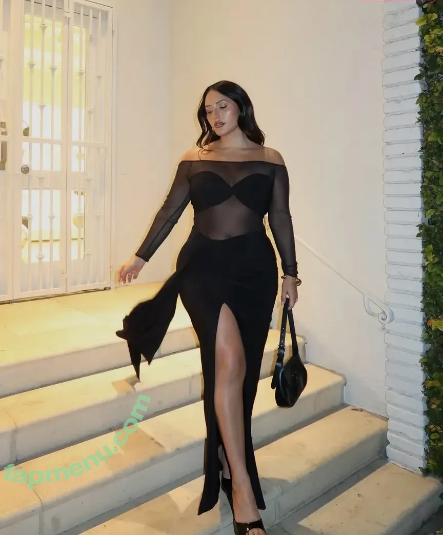 Yasmine MInovski nude photo #0191 (yasmine_minovski)