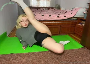  nude photo #0009