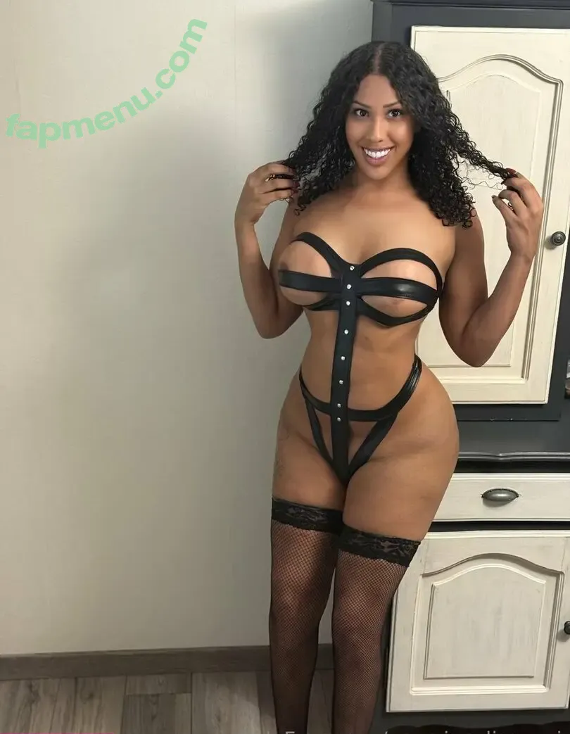 yasminsalimenni nude photo #0100 (yasmintaha)