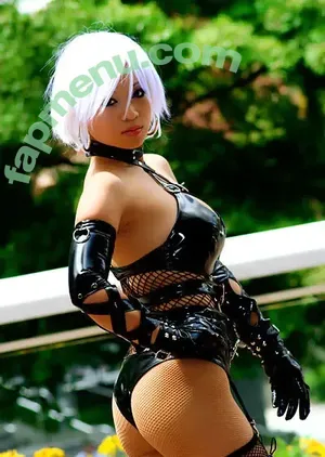 Yaya Han / yayahan nude photo #0118