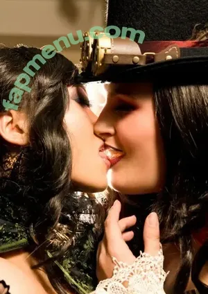 Yaya Han / yayahan nude photo #0179