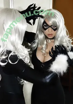 Yaya Han / yayahan nude photo #0210