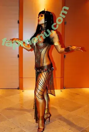 Yaya Han / yayahan nude photo #0215