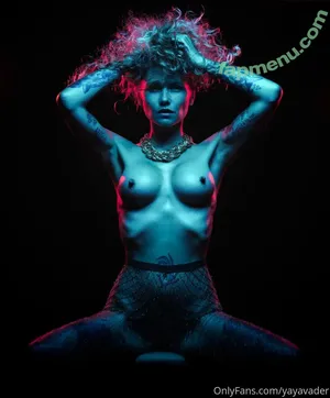 Yaya Vader / curlyhairandtattoos nude photo #0001