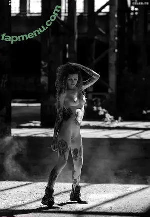 Yaya Vader / curlyhairandtattoos nude photo #0003
