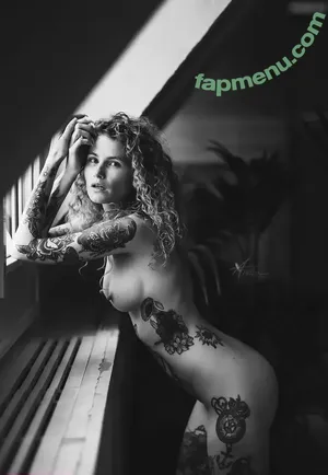 Yaya Vader / curlyhairandtattoos nude photo #0004