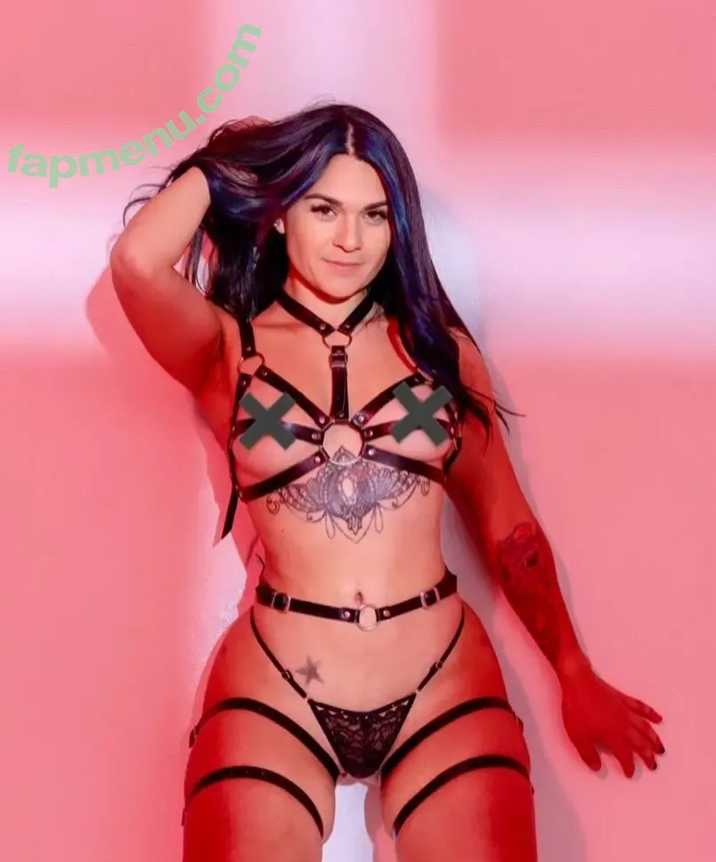 Yayakztroo nude photo #0001 (Yayakztroo)