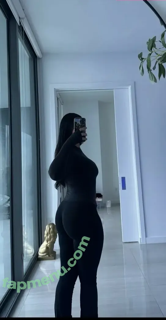 yazminramirezz nude photo #0003 (yazzminramirezz)