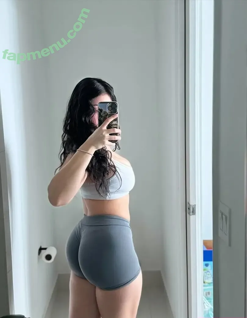 yazminramirezz nude photo #0008 (yazzminramirezz)