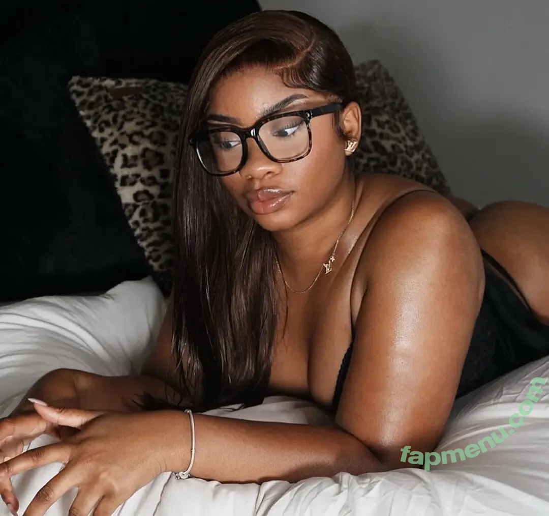 Yazmynswrld nude photo #0053 (Yazmynswrld)