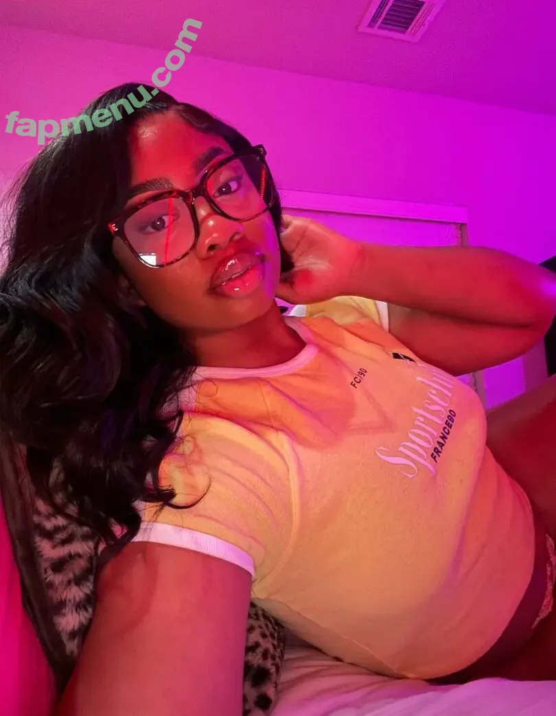 Yazmynswrld nude photo #0068 (Yazmynswrld)