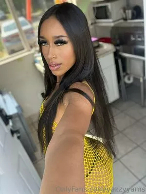 yazzyyams / Queen Yasmeena / yazzylonglegs nude photo #0454