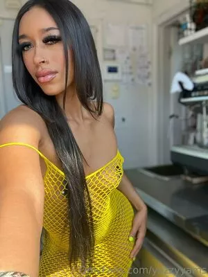 yazzyyams / Queen Yasmeena / yazzylonglegs nude photo #0457