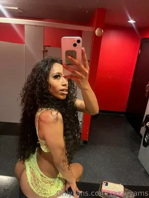 yazzyyams / Queen Yasmeena / yazzylonglegs nude photo #0569