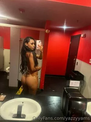 yazzyyams / Queen Yasmeena / yazzylonglegs nude photo #0631