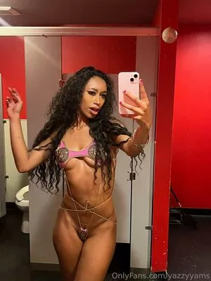 yazzyyams / Queen Yasmeena / yazzylonglegs nude photo #0743