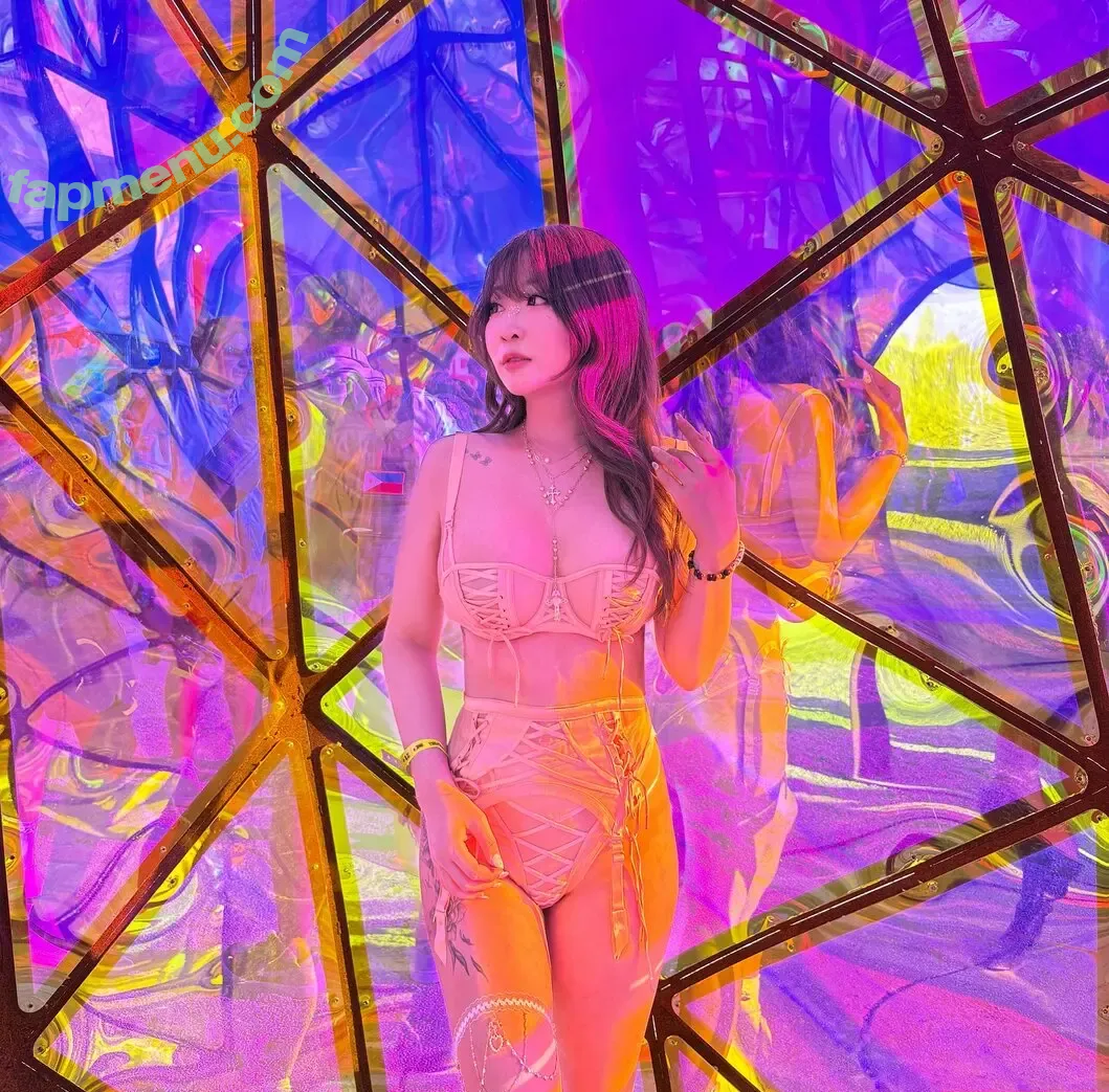 yckitsmary nude photo #0050 (yckitsmary)