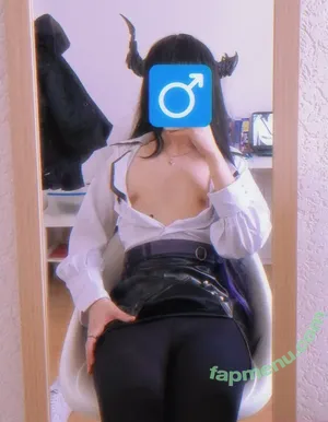 Yclawz nude photo #0006