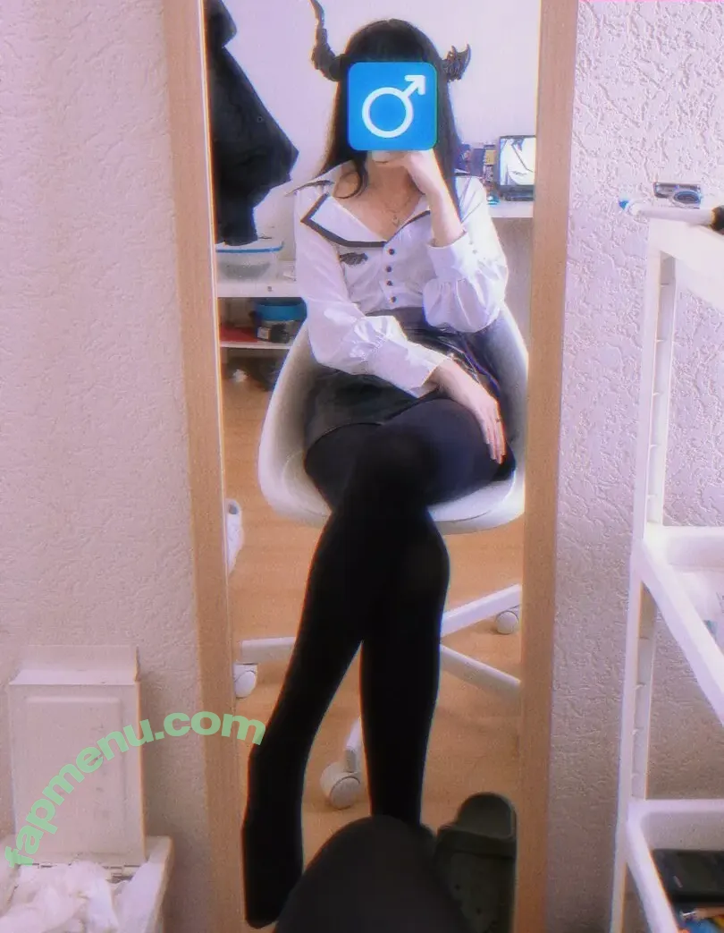 Yclawz nude photo #0002 (Yclawz)