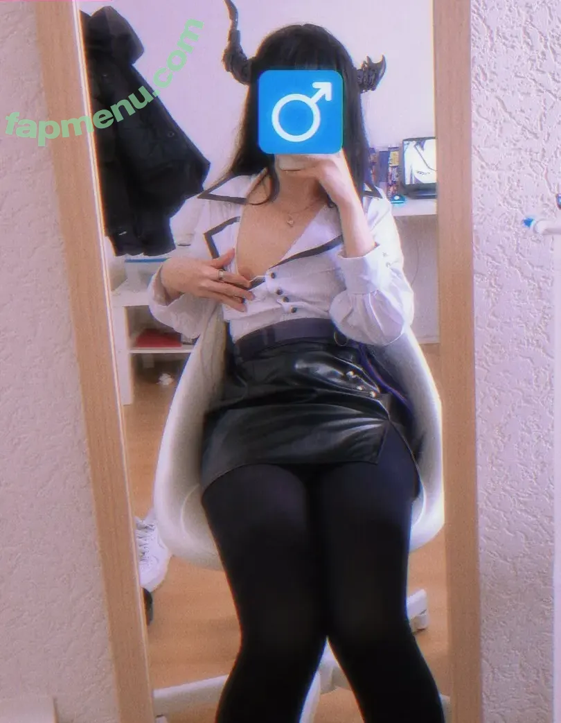 Yclawz nude photo #0004 (Yclawz)