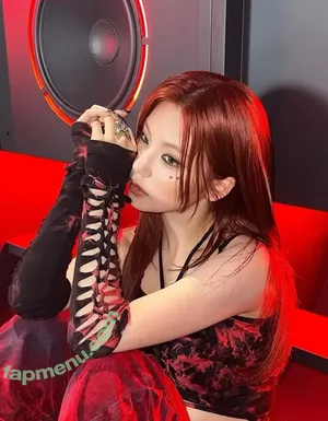 Yeji / Hwang Ye-ji / ITZY (예지 / yezyizhere nude photo #0001