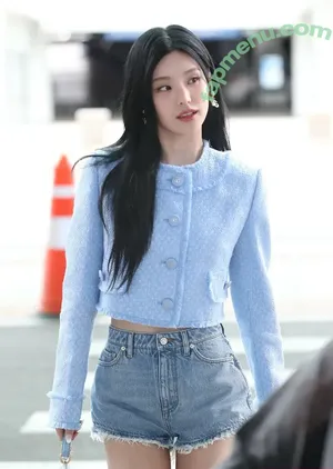 Yeji / Hwang Ye-ji / ITZY (예지 / yezyizhere nude photo #0025