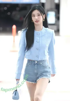 Yeji / Hwang Ye-ji / ITZY (예지 / yezyizhere nude photo #0030