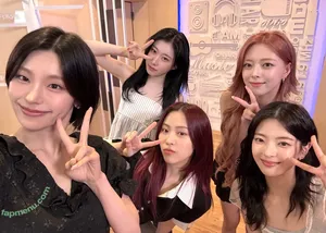 Yeji / Hwang Ye-ji / ITZY (예지 / yezyizhere nude photo #0161