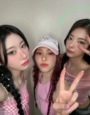 Yeji / Hwang Ye-ji / ITZY (예지 / yezyizhere nude photo #0181