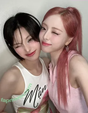 Yeji / Hwang Ye-ji / ITZY (예지 / yezyizhere nude photo #0185