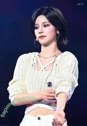 Yeji / Hwang Ye-ji / ITZY (예지 / yezyizhere nude photo #0196