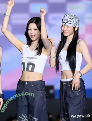 Yeji / Hwang Ye-ji / ITZY (예지 / yezyizhere nude photo #0228