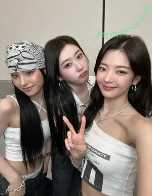 Yeji / Hwang Ye-ji / ITZY (예지 / yezyizhere nude photo #0253